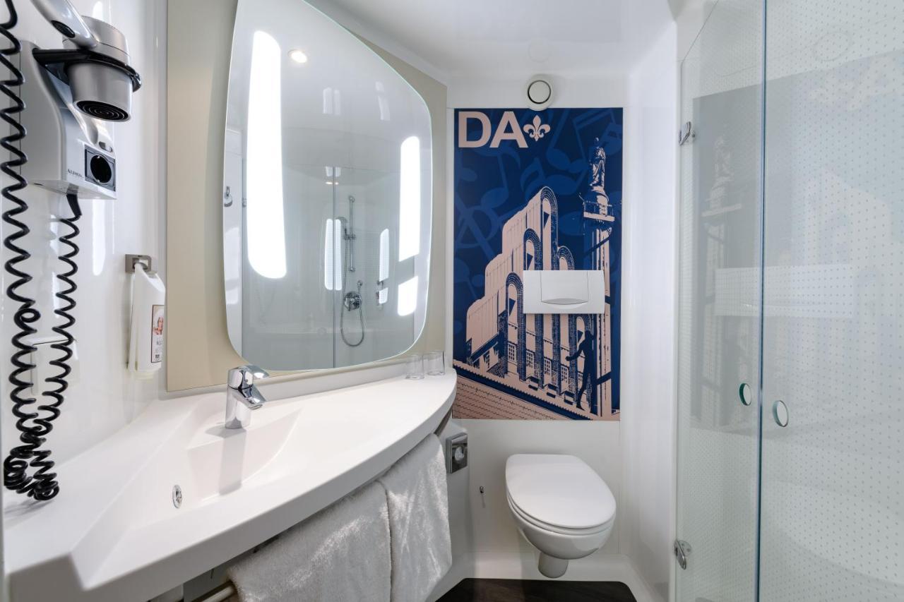 T H E Darmstadt Kültér fotó